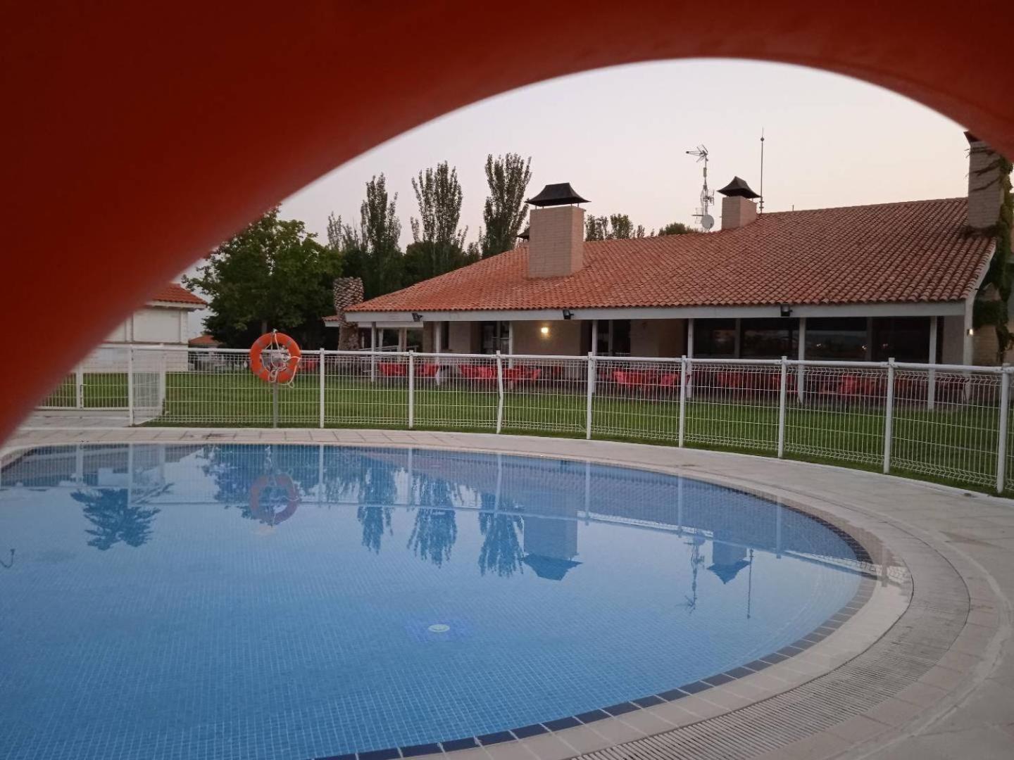 Albergue Zaragoza Camping Buitenkant foto