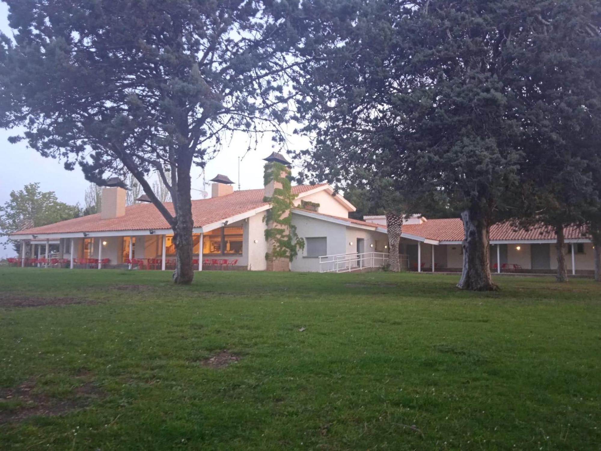 Albergue Zaragoza Camping Buitenkant foto