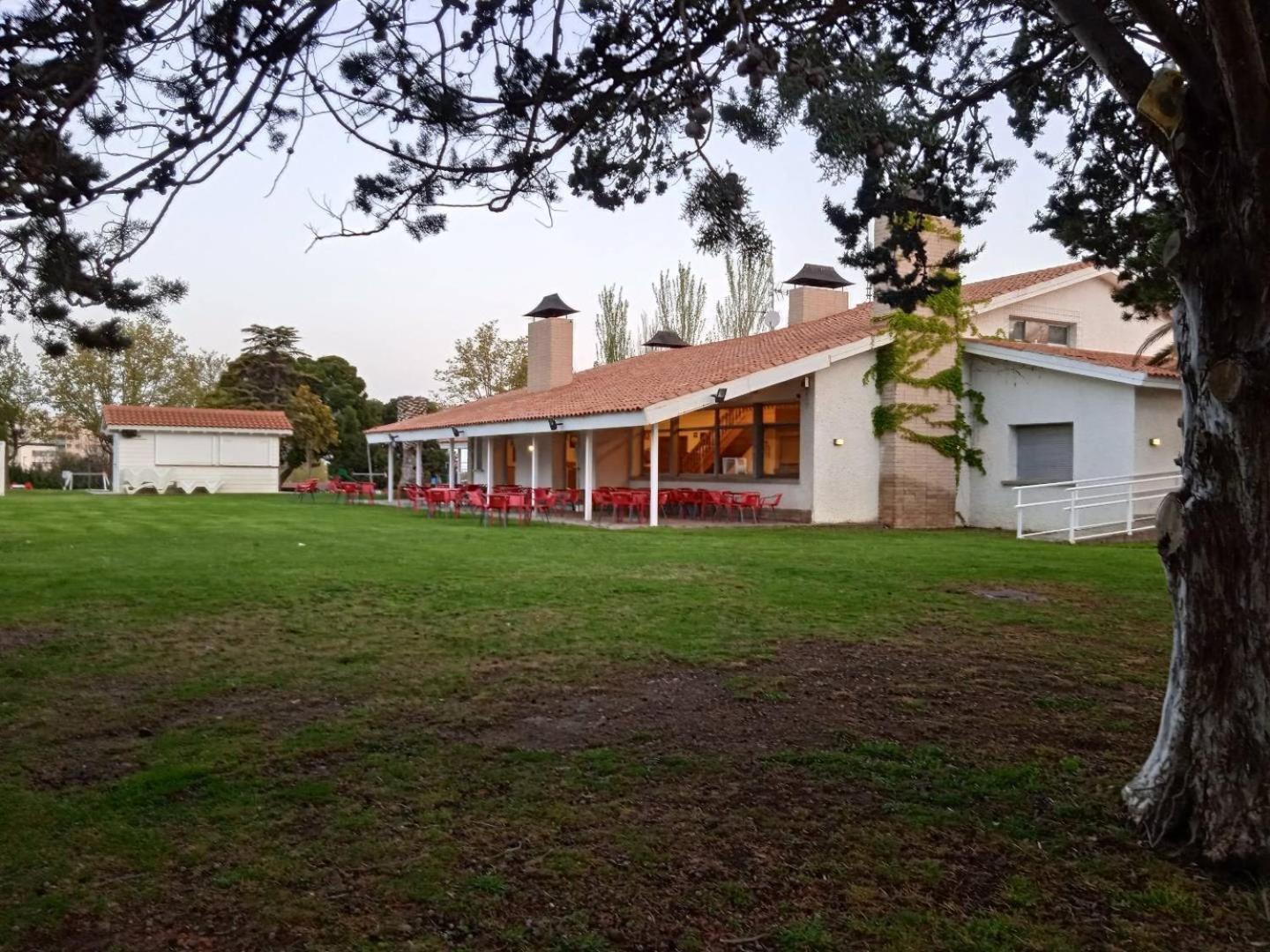 Albergue Zaragoza Camping Buitenkant foto