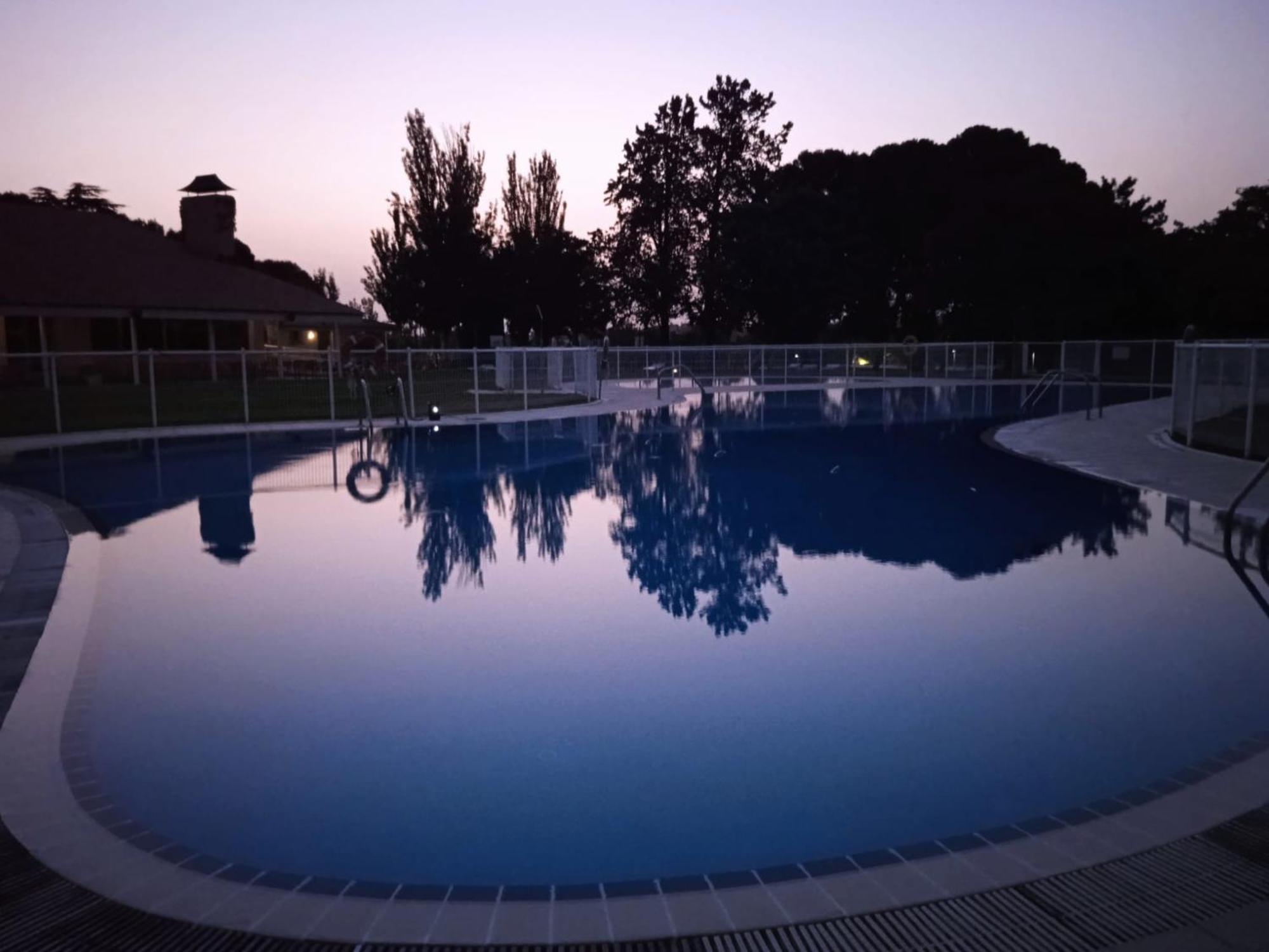 Albergue Zaragoza Camping Buitenkant foto